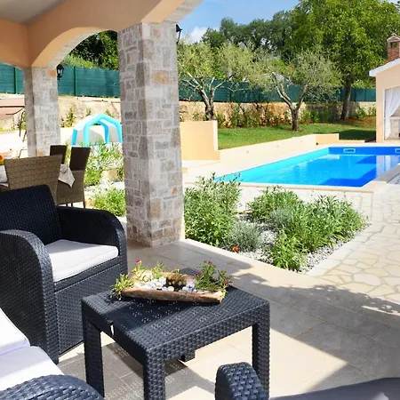 Emilia Villa Vižinada